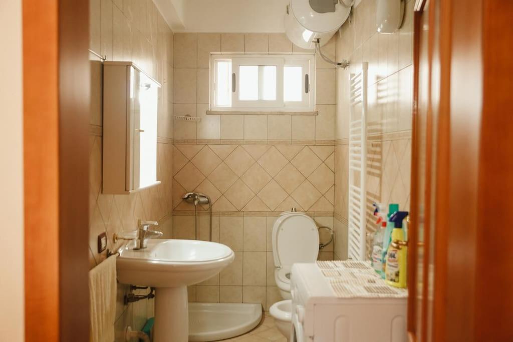 Rare Durres Apartment With Private Parking & Garden Exterior foto